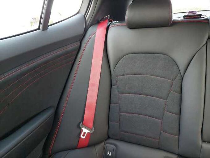 Kia Stinger 3.3 T-GDI GT *VELOUR*GD*