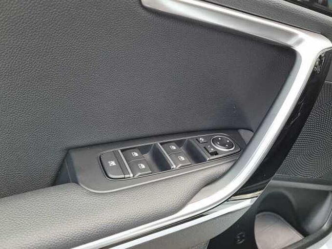 Kia Ceed SW 1.6 GDI PHEV Spirit *NAVI*UVO*APPS*