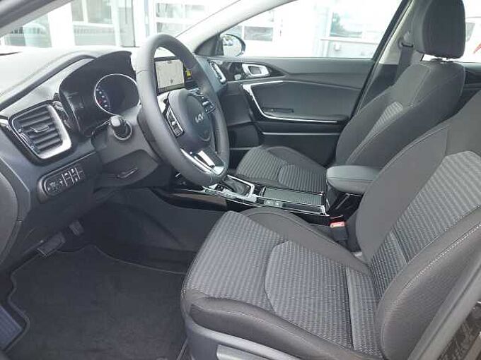 Kia Ceed 1.5 T-GDI DCT Vision *NAVI*APPS*KOMFORT+*