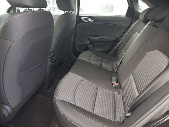 Kia Ceed 1.5 T-GDI DCT Vision *NAVI*APPS*KOMFORT+*