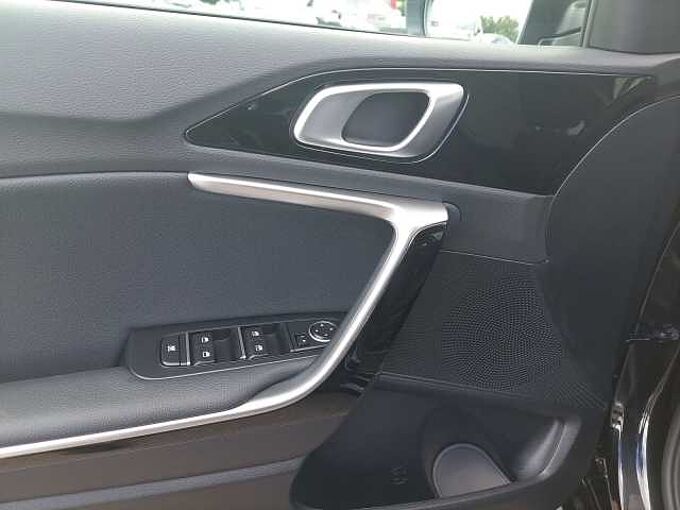 Kia Ceed 1.5 T-GDI DCT Vision *NAVI*APPS*KOMFORT+*