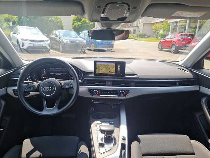 Audi A4 Avant 2.0 TDI S tronic Sport *S line*NAVI*