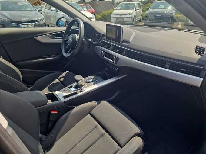 Audi A4 Avant 2.0 TDI S tronic Sport *S line*NAVI*