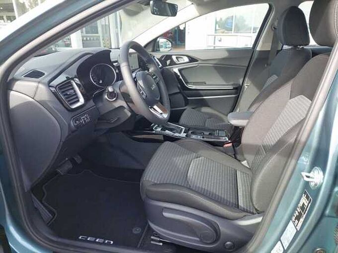 Kia Ceed 1.5 T-GDI DCT Vision *NAVI*APPS*KOMFORT+*