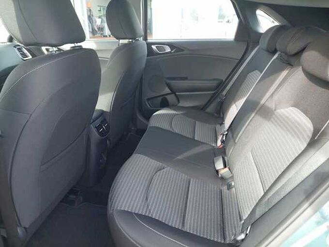 Kia Ceed 1.5 T-GDI DCT Vision *NAVI*APPS*KOMFORT+*