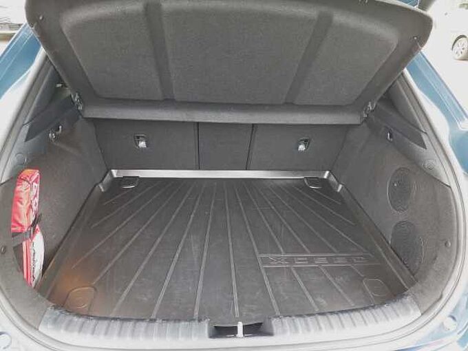 Kia XCeed 1.6 T-GDI DCT Platinum *AHK*NAVI*LED*APPS*