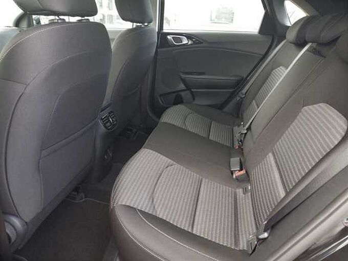 Kia Ceed 1.5 T-GDI DCT Vision *NAVI*APPS*KOMFORT+*