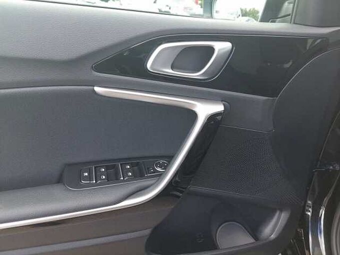 Kia Ceed 1.5 T-GDI DCT Vision *NAVI*APPS*KOMFORT+*